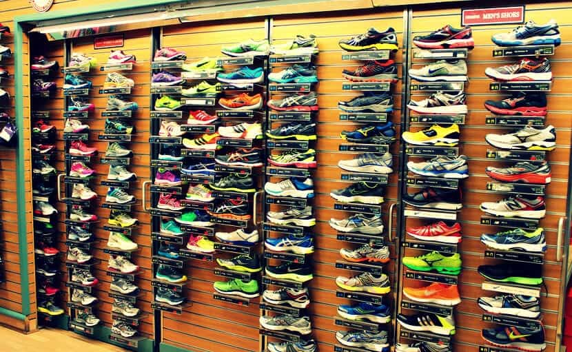shoe store that fits running shoes