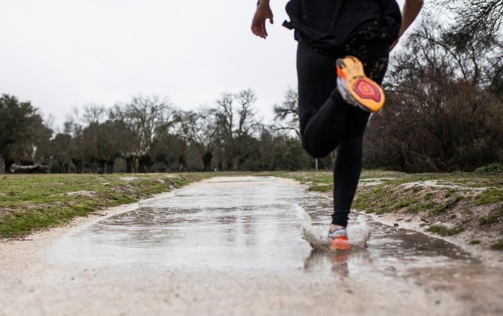 Pub Penge gummi forfølgelse The Art Of Running In The Rain: Is It Safe To Run In The Rain?