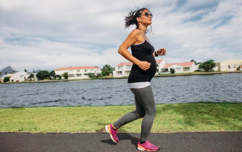 Running While Pregnant: An Ultrarunning Midwife Explains How To Run Safely  Through The 3 Trimesters