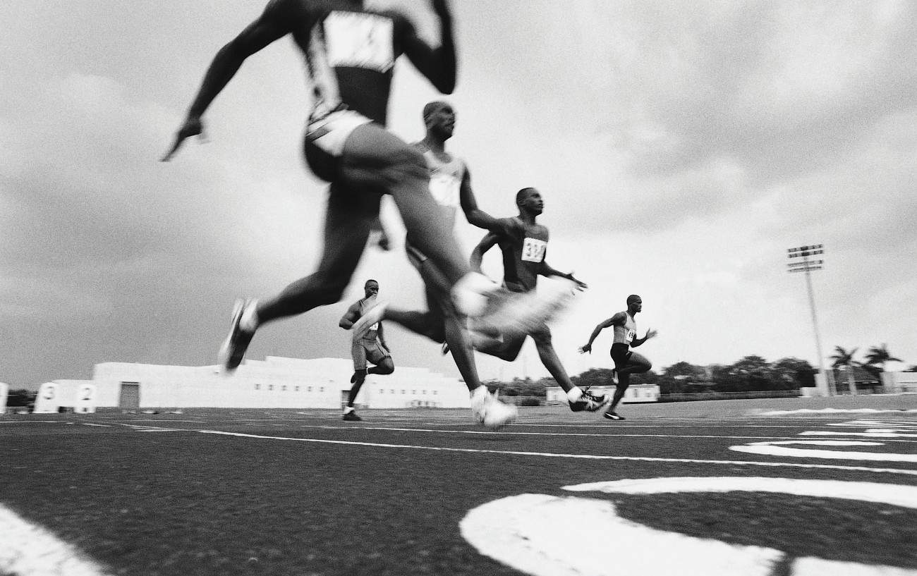 Sprinting Vs Running: Differences + Benefits Of 2 Distinct Workouts