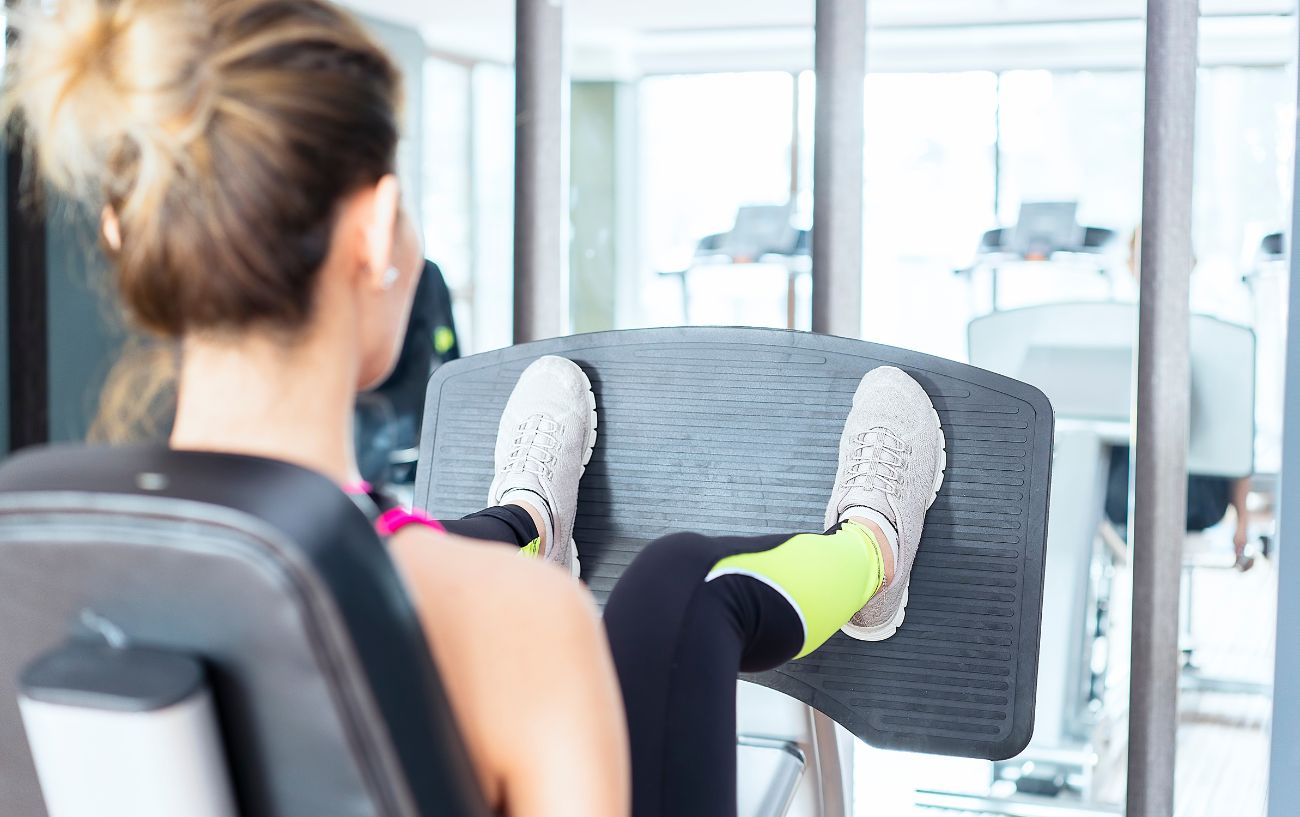 First Time Going To The Gym? 6 Helpful Tips + Sample Workout