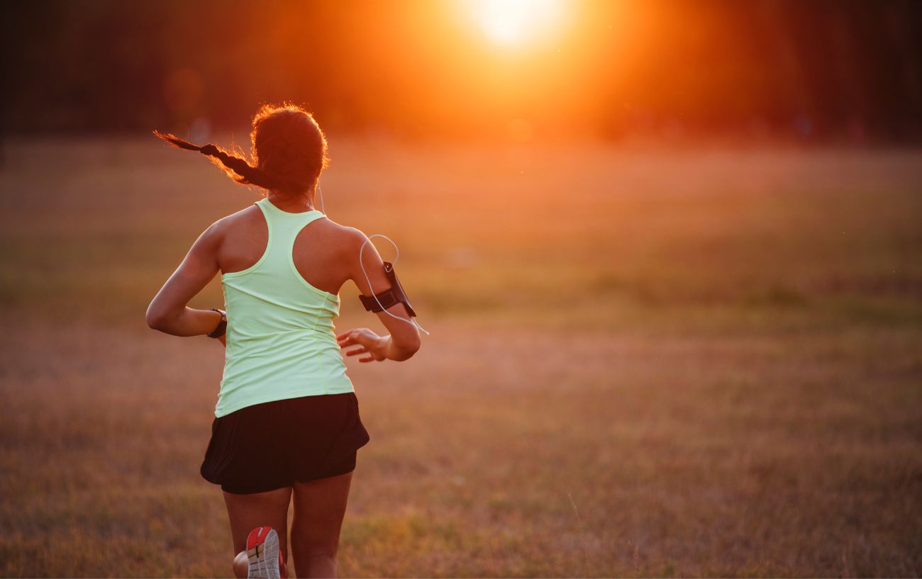 5k runner at sunrise