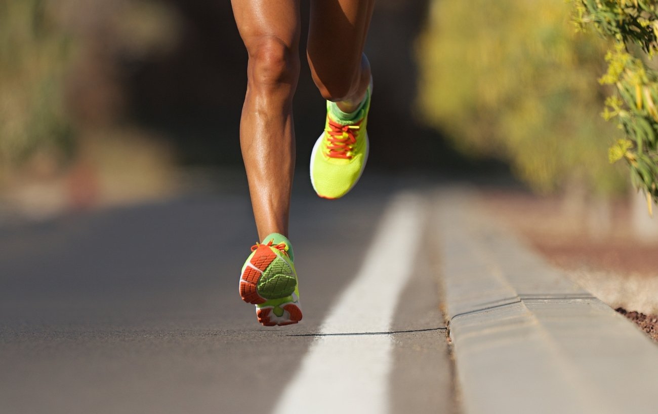 fast runner's running shoes