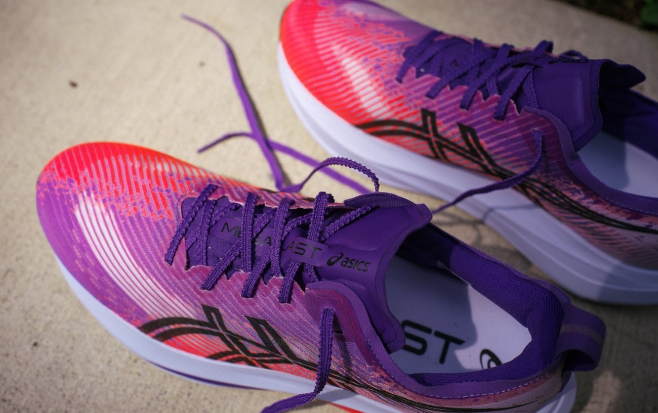 ASICS Megablast vs Sonicblast, Reviewed: Which New Shoe Belongs in Your Rotation? 4 ASICS Megablast vs Sonicblast, Reviewed: Which New Shoe Belongs in Your Rotation? 4