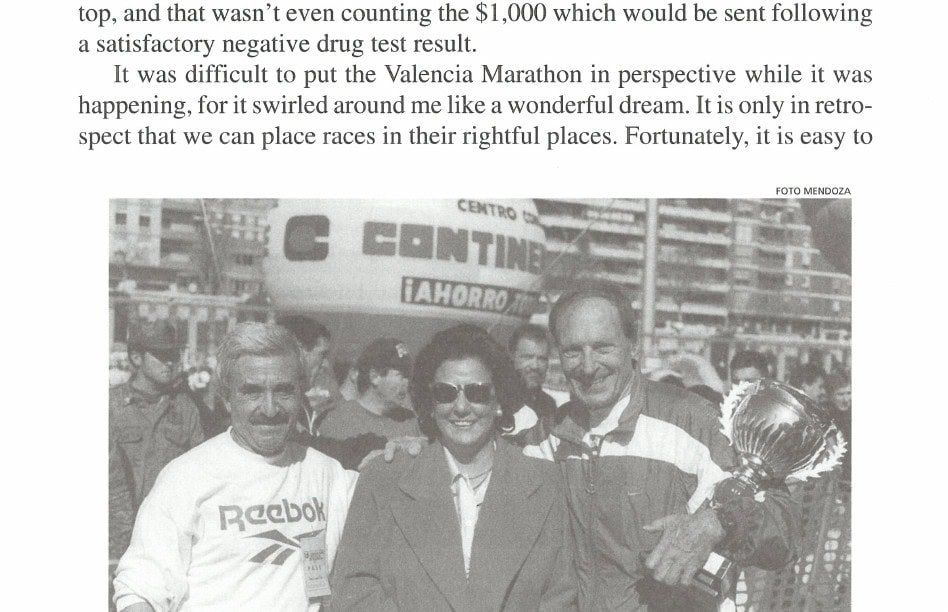 My Most Unforgettable Marathon 12 John Keston with Valencia mayor Rita Barbera and Correcaminos club president Toni Lastra.
