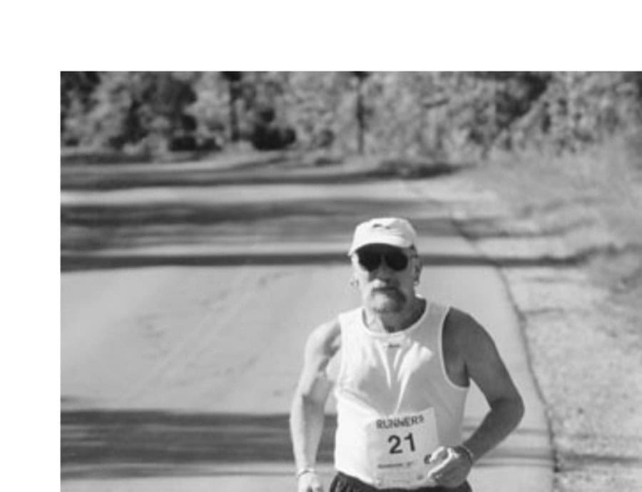 At the 8-mile mark . . . still on cruisin'.