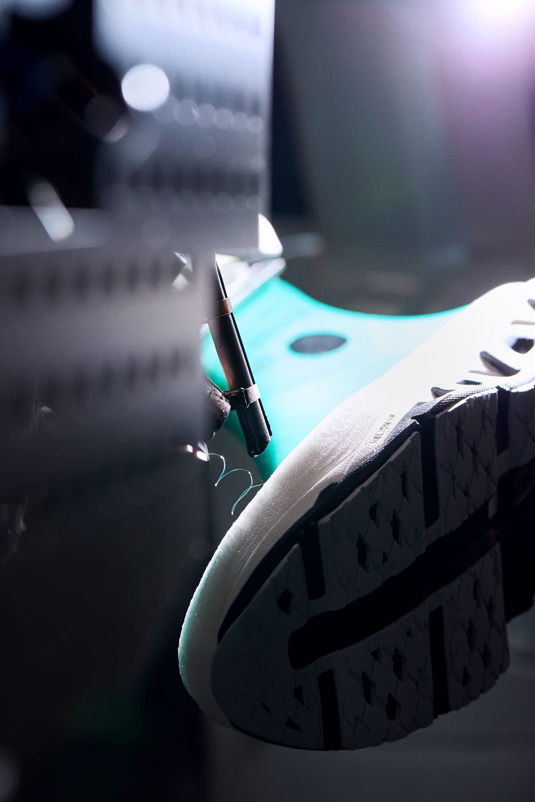 The LightSpray nozzle laying filament onto an upper