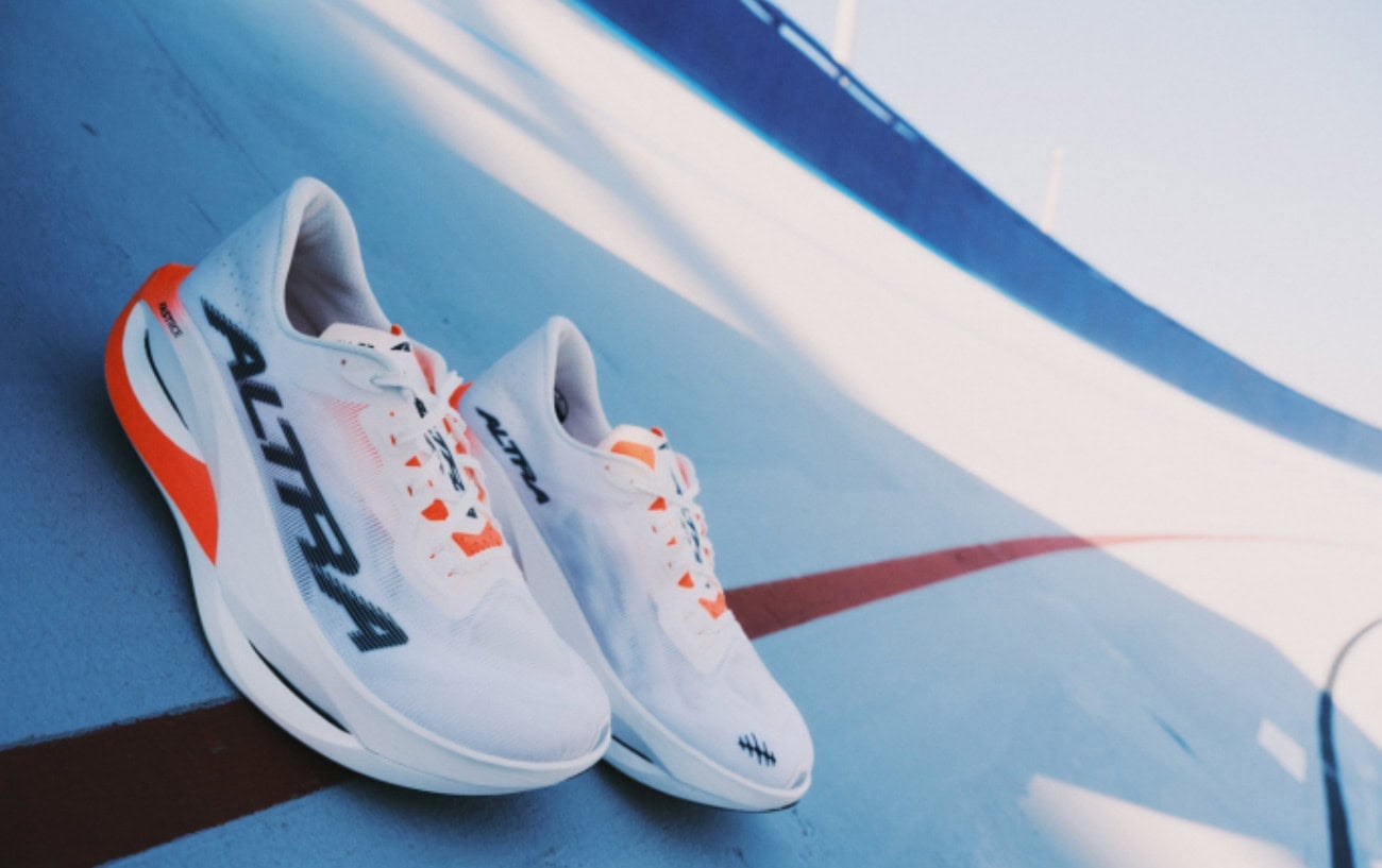 Altra Has Built Its First Real Super Shoe. But Will "Zero Drop" Devotees Embrace It? 1 Altra Vanish Carbon 3 road racing shoe, showing the 4 mm drop midsole and split-toe carbon plate