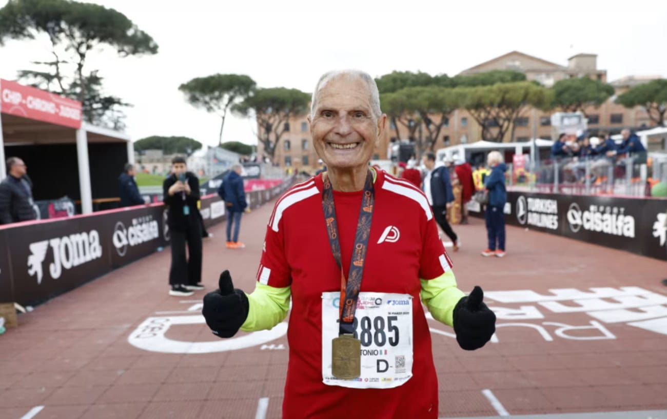 At 93, Antonio Rao Just Finished His 31st Rome Marathon. He Has Places to Be. 1