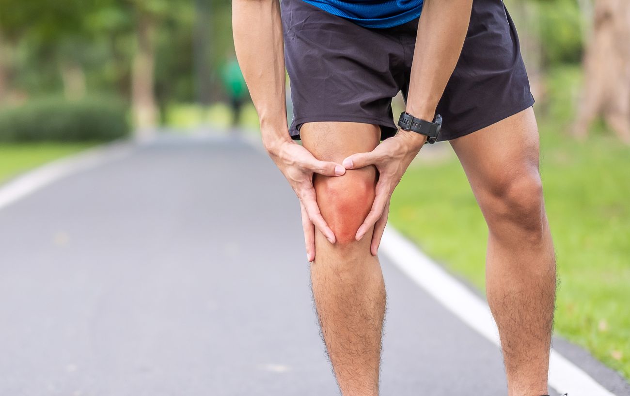 Does Sciatica Cause Knee Pain? - AICA Atlanta