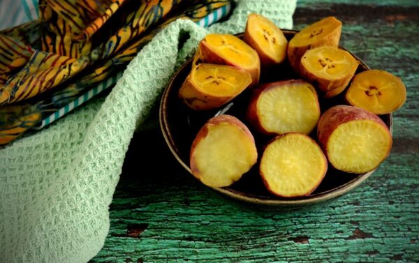 Can You Eat Green Bananas, And Are They Good For You?