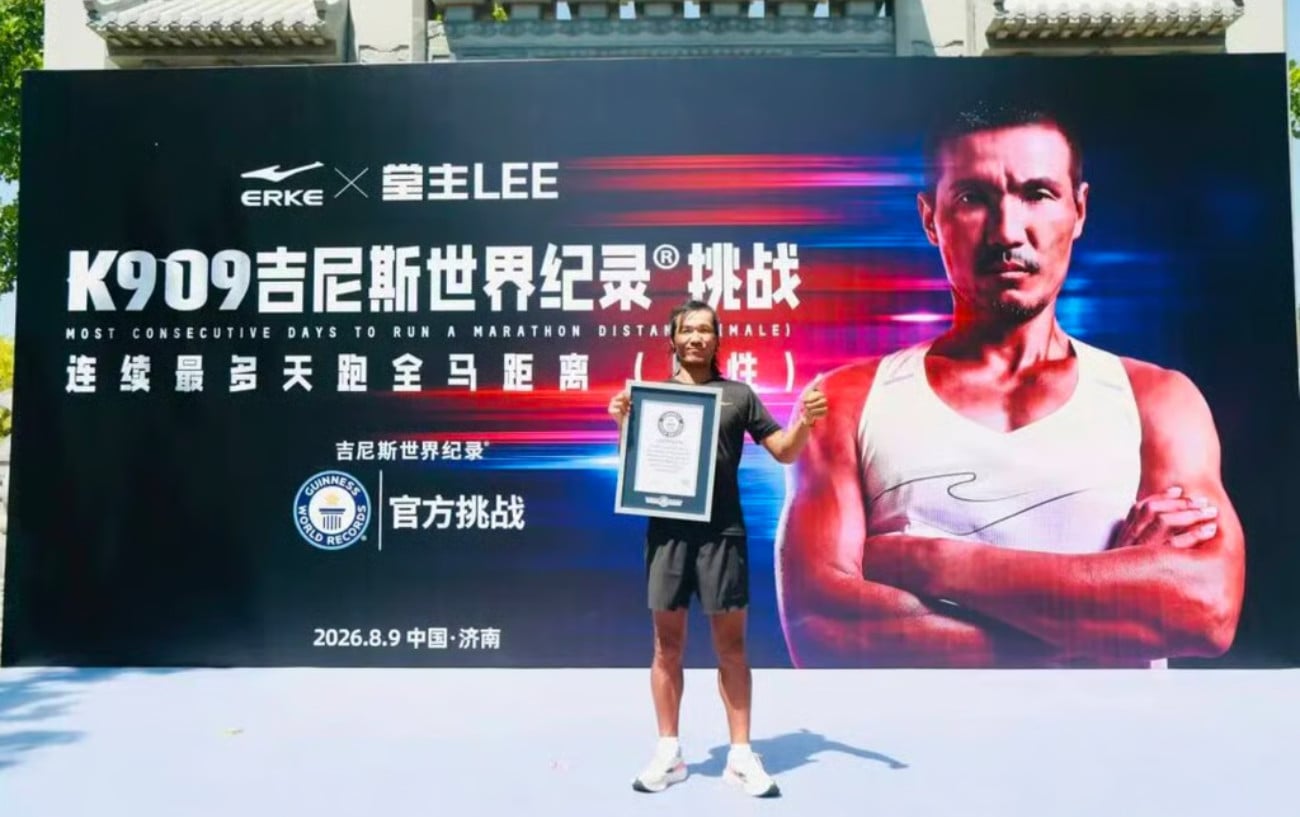 Chinese Runner Completes a Daily Marathon for Over a Year, Setting A New World Record 1 Chinese Runner Completes a Daily Marathon for Over a Year, Setting A New World Record 1