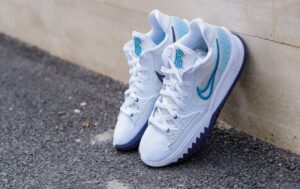 does nike sneakers run small