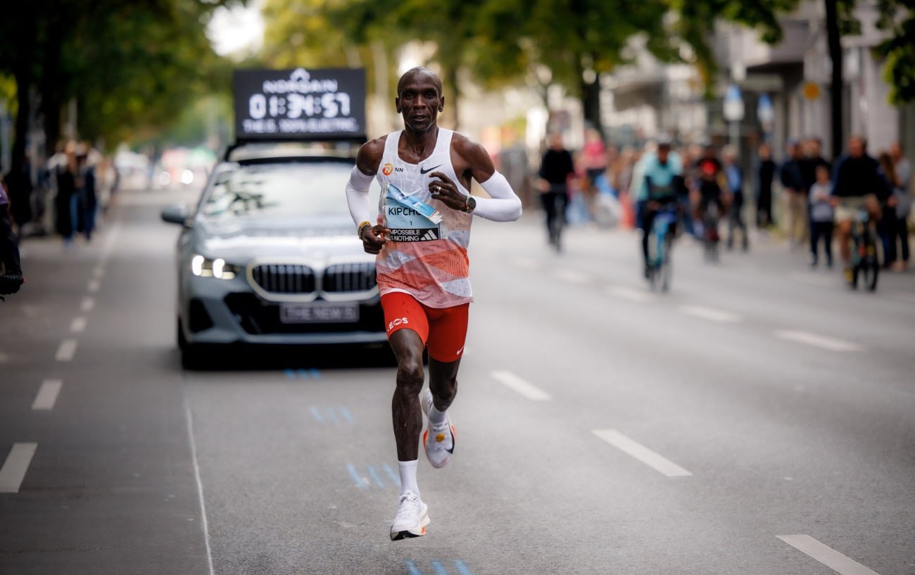 Kipchoge Announces Sanlam Cape Town Marathon Is The First Stop On His World Tour — and He Could Make History While He's There 3
