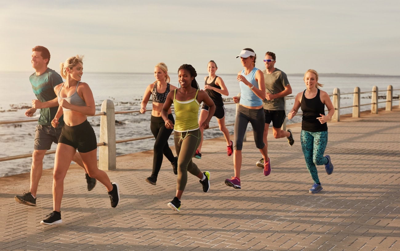 A group of runners.