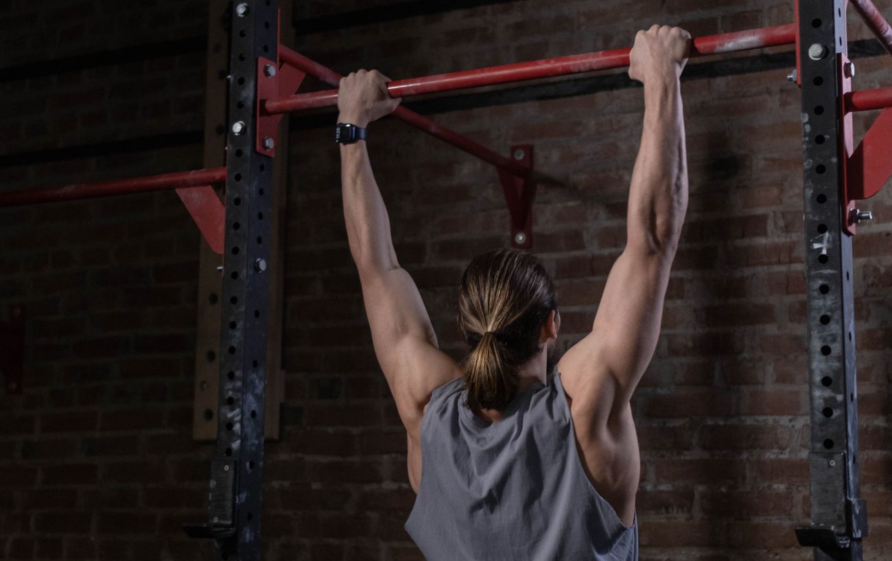 What's A Good Hang Time? Average Dead Hang Times By Age, Sex, + Fitness  Level