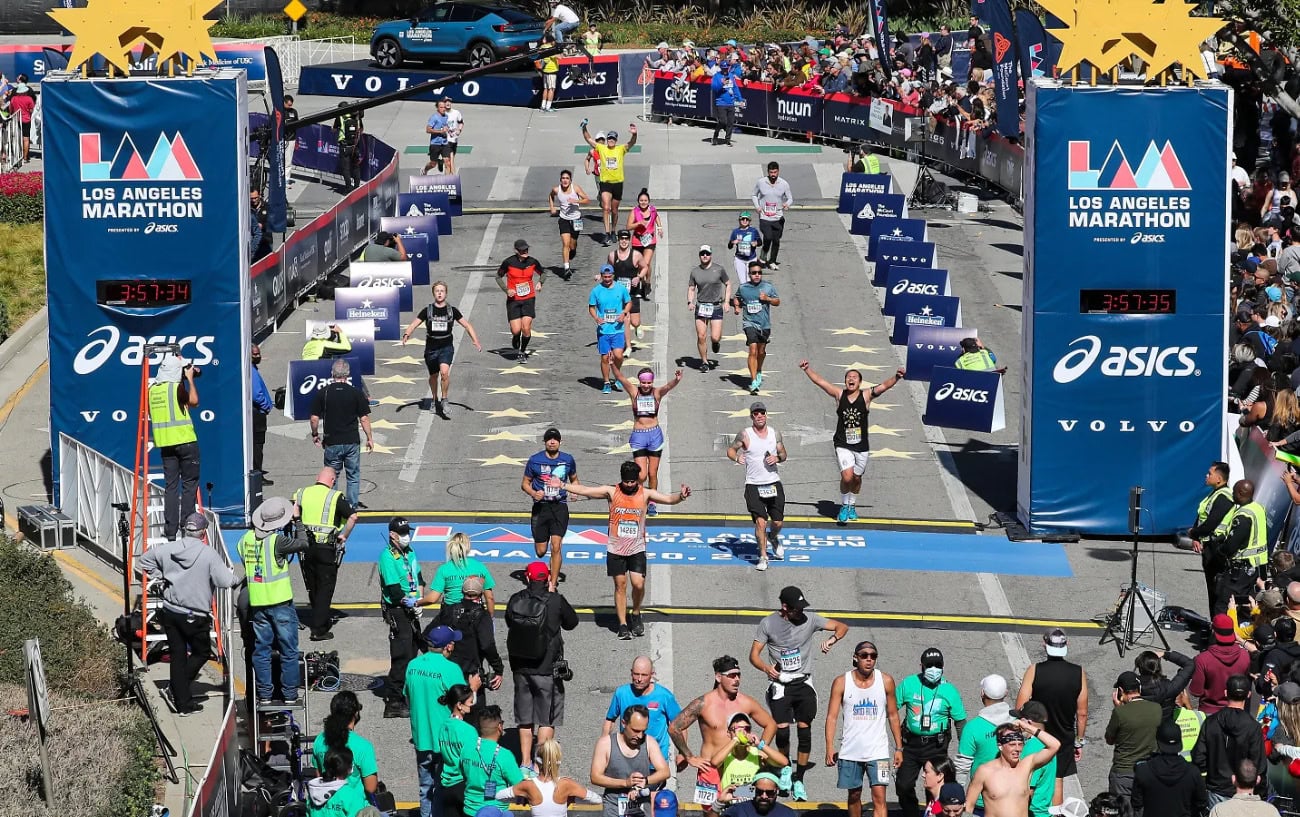 The LA Marathon Will Give You a Finisher Medal Even If You Take A Shortcut at Mile 18 1