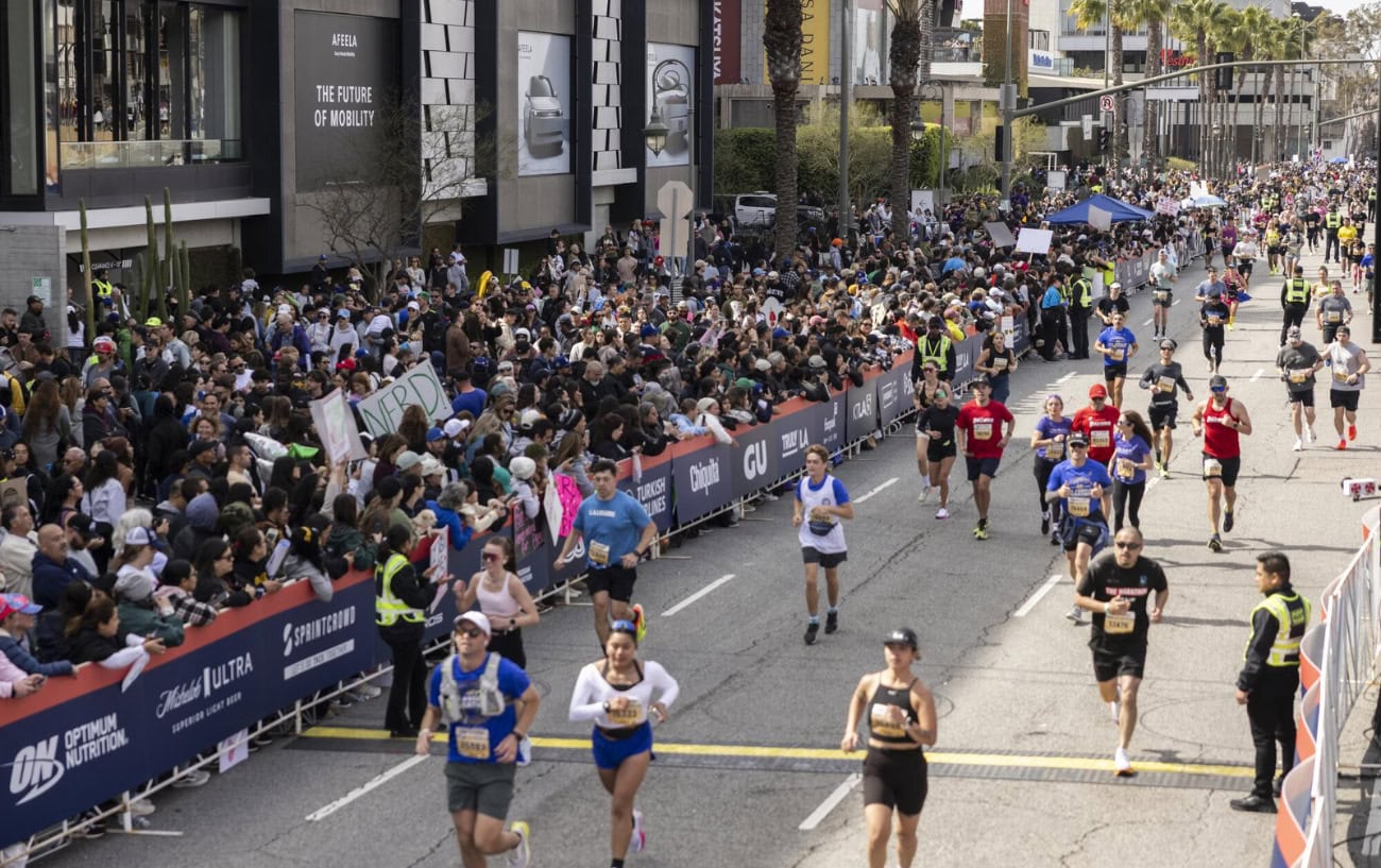 The LA Marathon Will Give You a Finisher Medal Even If You Take A Shortcut at Mile 18 2