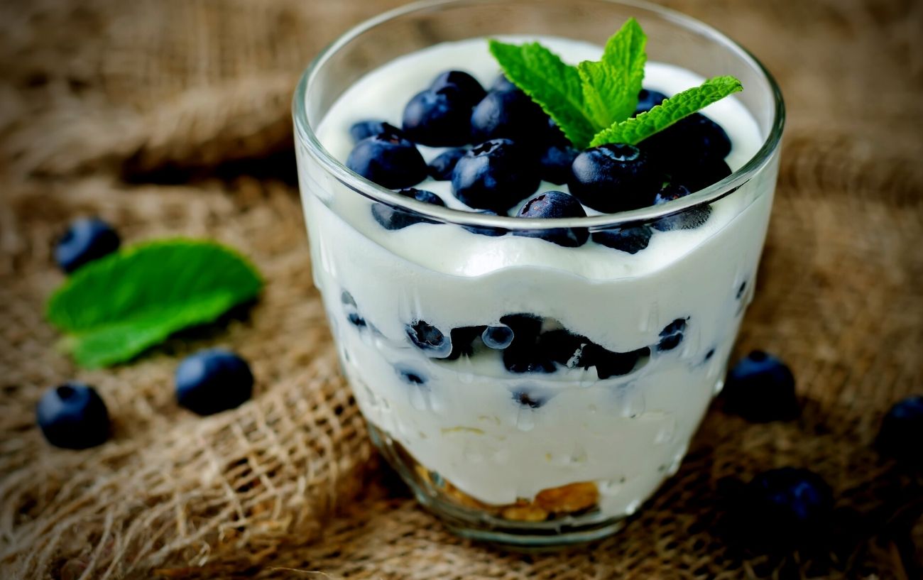 A yogurt parfait.