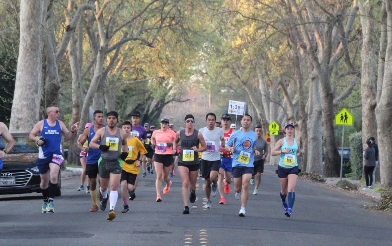 Runner Crosses Finish Line First at Modesto Marathon — Then Gets Disqualified for Running Too Little 2 Runner Crosses Finish Line First at Modesto Marathon — Then Gets Disqualified for Running Too Little 2
