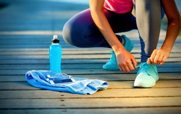 tevas rubbing pinky toe