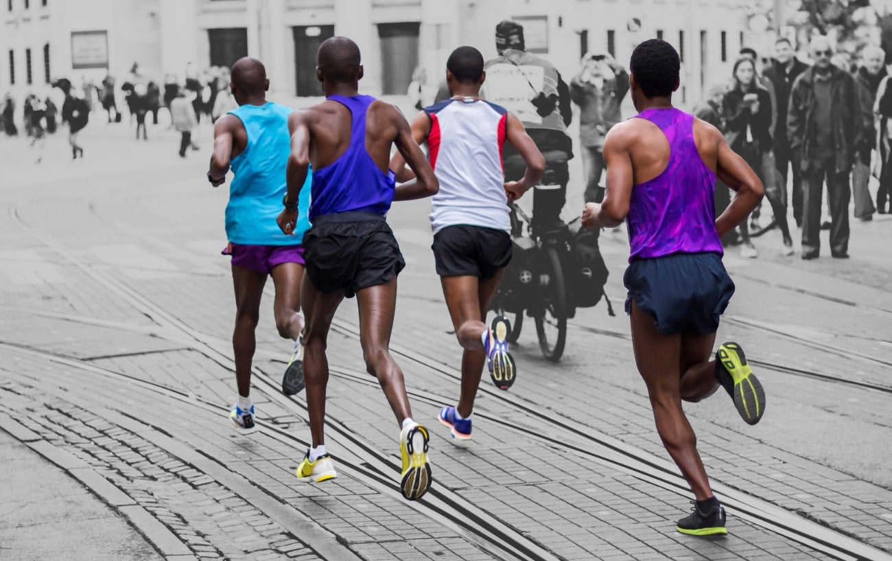 90, 120, or 150 Grams of Carbs Per Hour? Where the Benefits Level Off 1 Runners in a race.
