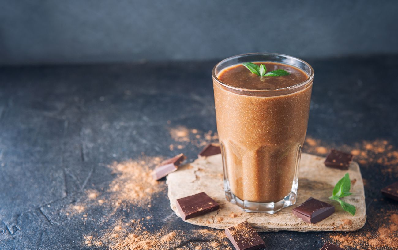 Smoothies For Runners: 6 Healthy Recipes For Your Next Workout 6 Chocolate smoothie.