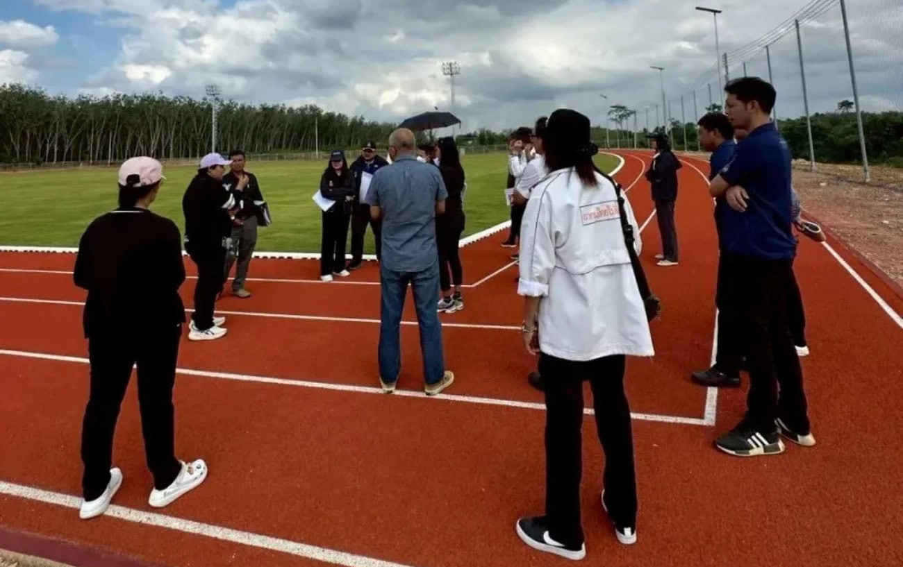 Thailand Spent £880,000 on a Running Track. It Has Right-Angle Corners. 4 Thailand Spent £880,000 on a Running Track. It Has Right-Angle Corners. 4