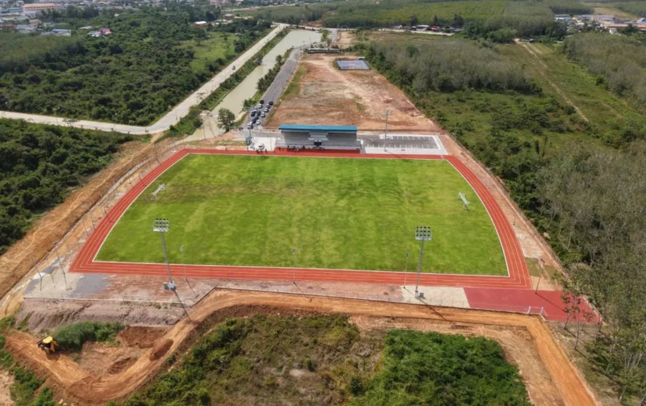 Thailand Spent £880,000 on a Running Track. It Has Right-Angle Corners. 1 Thailand Spent £880,000 on a Running Track. It Has Right-Angle Corners. 1