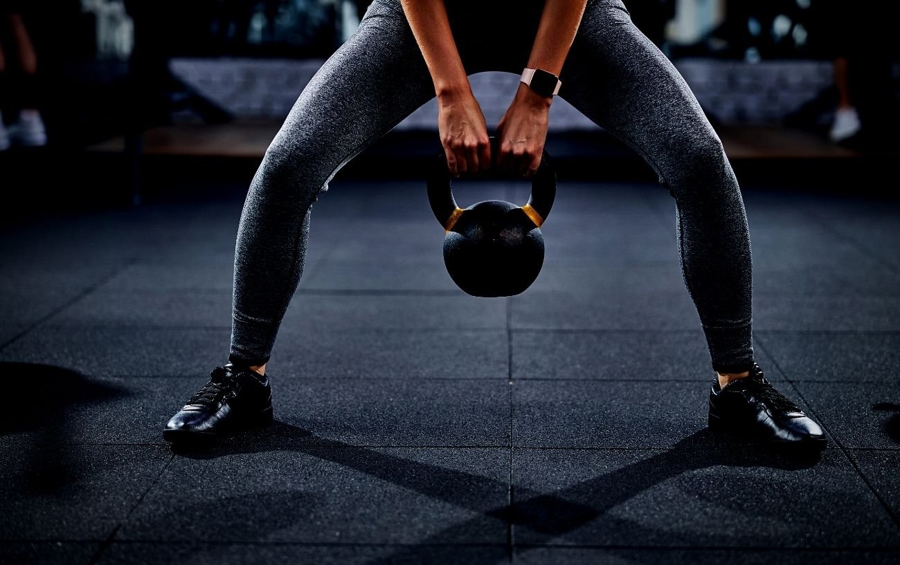 Kettlebell Sumo Deadlift: How-To, Muscles, Benefits, Mistakes