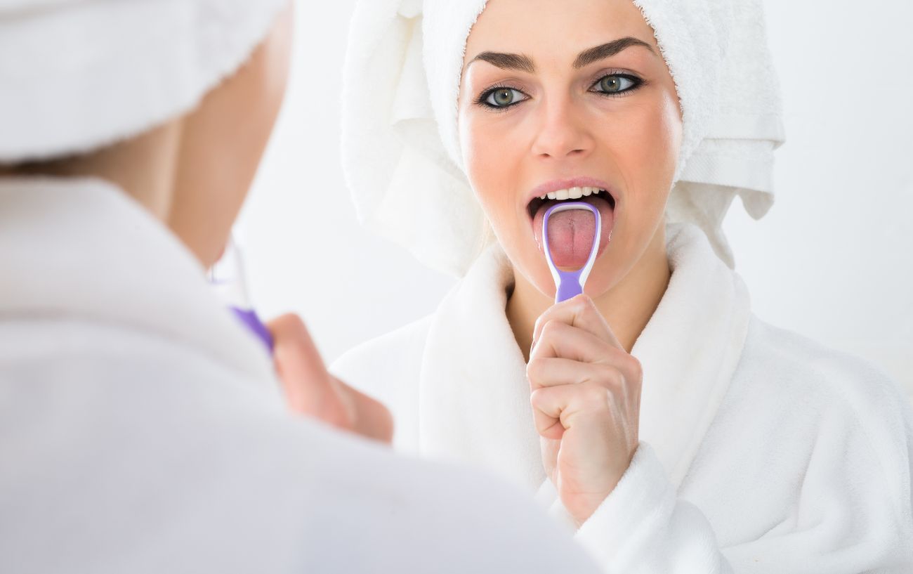 Benefits of Tongue Scraping: A Guide to Better Oral Health - PharmEasy Blog