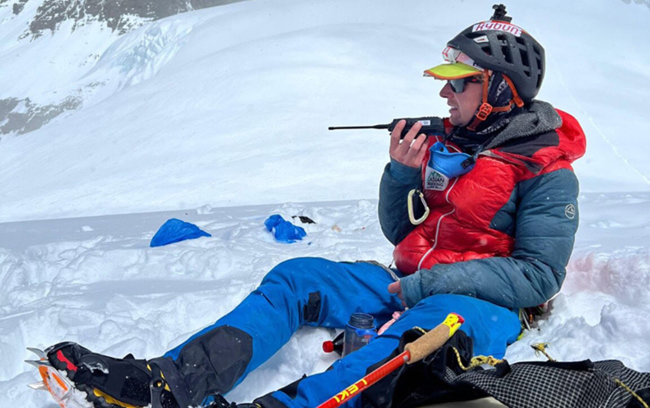 American Runner Tops Everest in Under 10 Hours, Setting New Speed Record 3 American Runner Tops Everest in Under 10 Hours, Setting New Speed Record 3