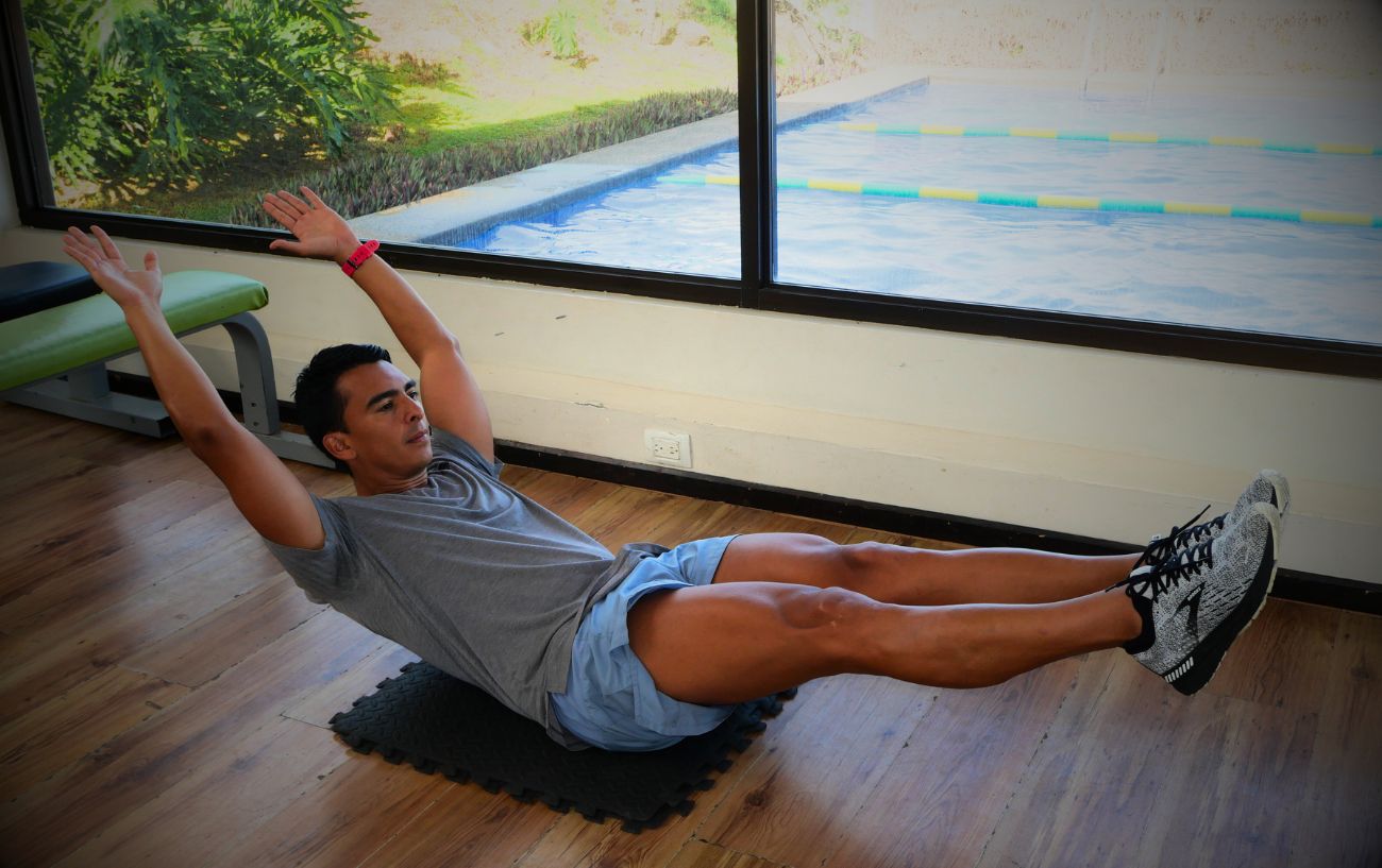 How to Use an Ab Roller to Build a Strong, Sculpted Core