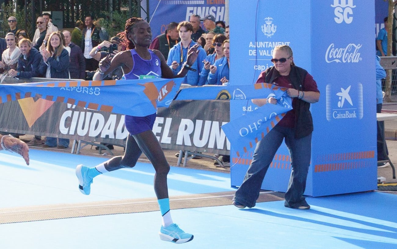 Rodrigue Kwizera Breaks the Spanish Record to Win the Valencia Half Marathon 2