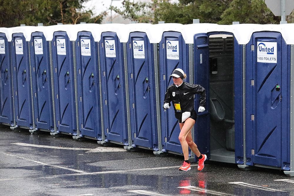 Could The Pre-Race Poop Be Your Secret Weapon For Faster Running? 3 Could The Pre-Race Poop Be Your Secret Weapon For Faster Running? 3