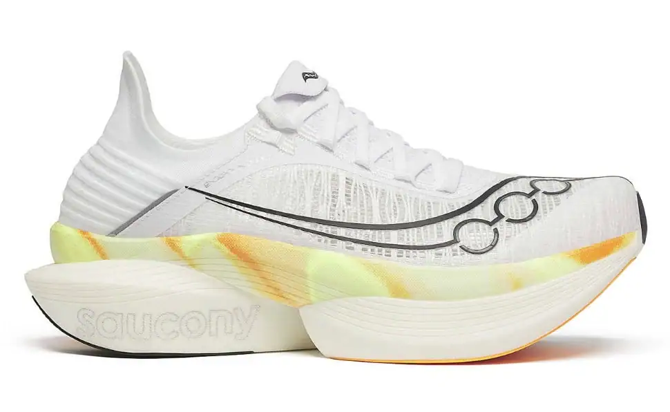 The 5 Best Supershoes Right Now: Carbon Plate Running Shoes for Race Day 4 The 5 Best Supershoes Right Now: Carbon Plate Running Shoes for Race Day 2